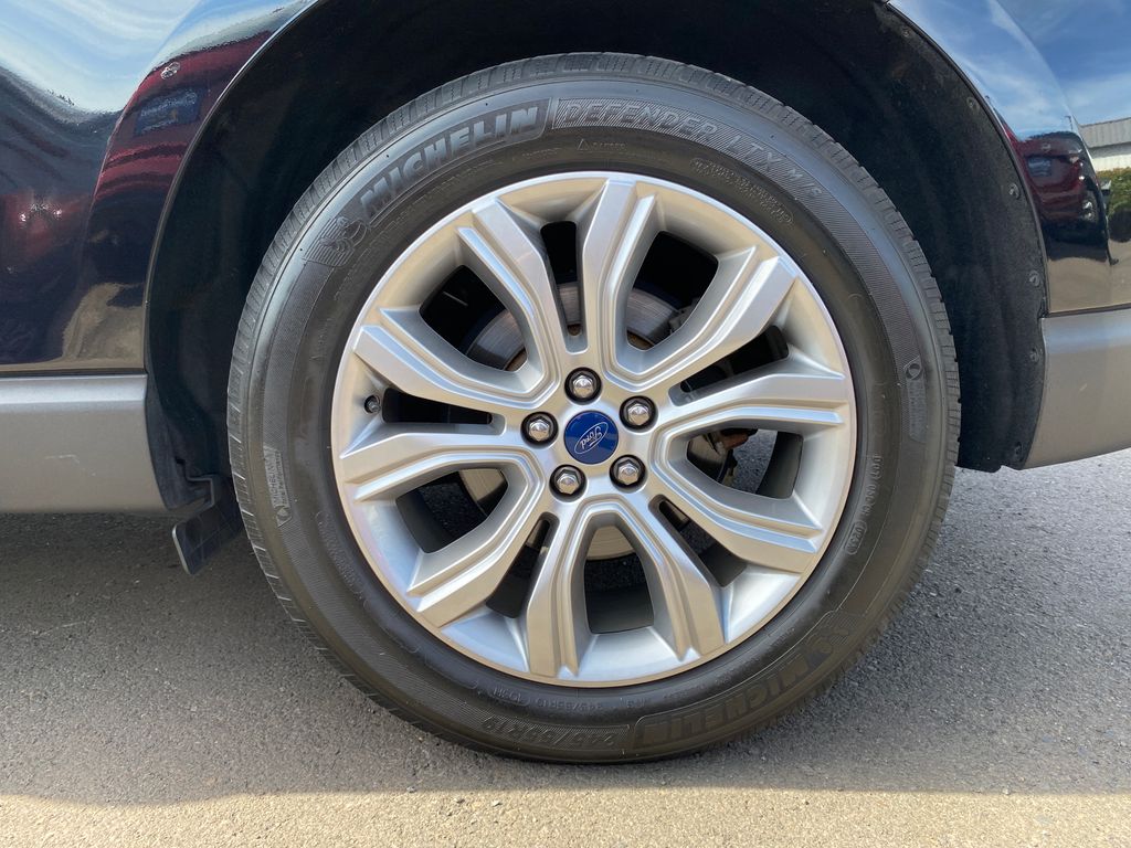 2019 Ford Edge Titanium