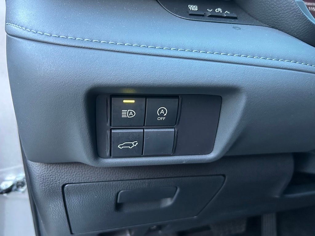 Thumbnail: 2024 Toyota Highlander - 19