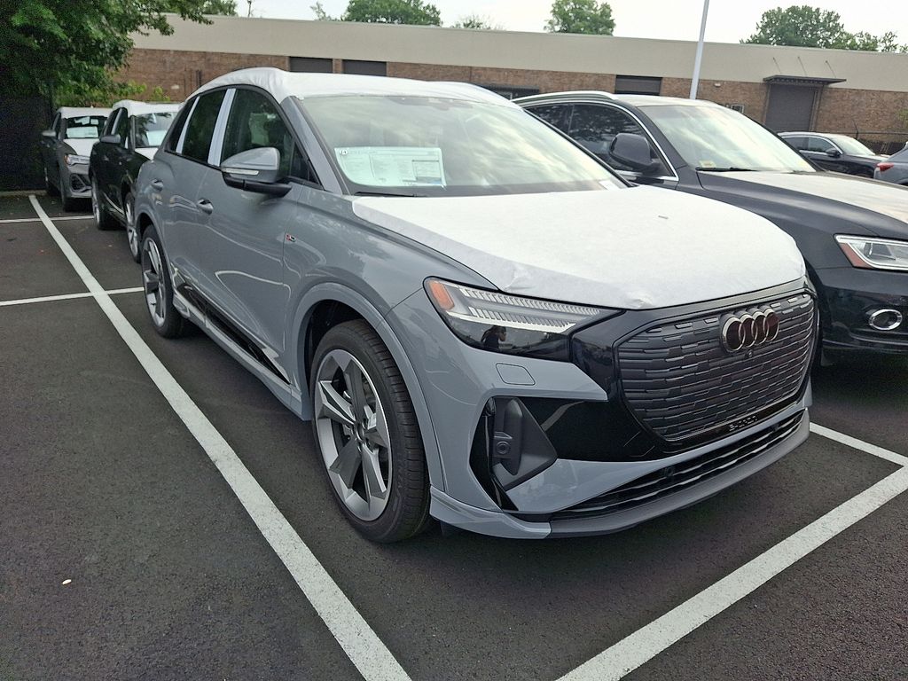 Thumbnail: 2025 Audi Q4 e-tron - 2