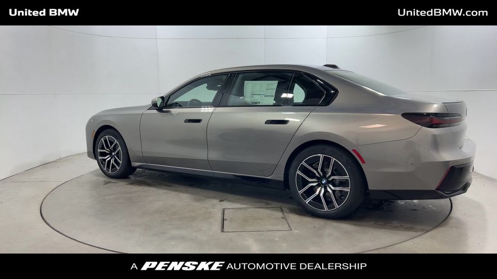 Thumbnail: 2026 BMW 7 Series - 6