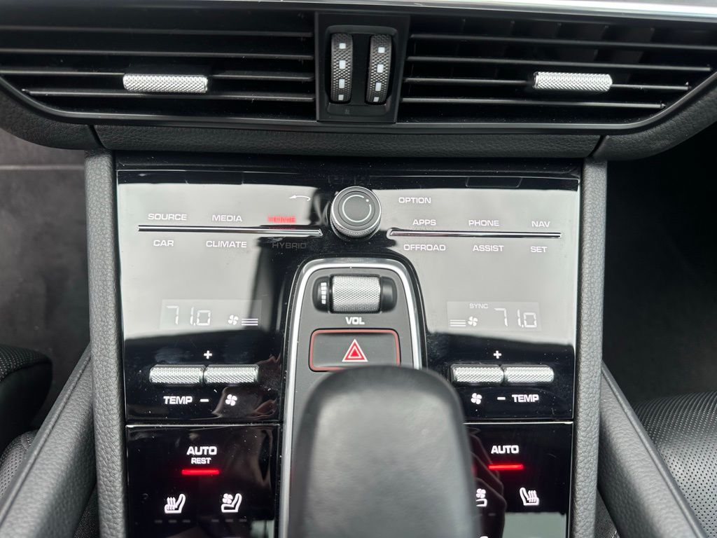 Thumbnail: 2023 Porsche  - 25