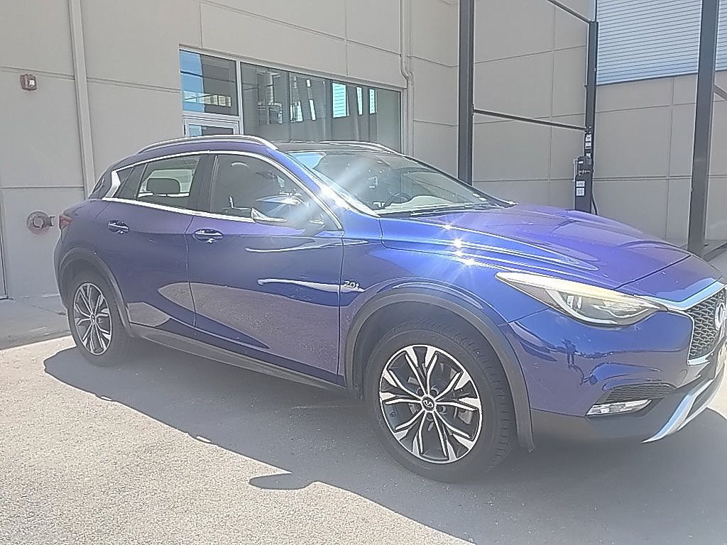 2018 INFINITI QX30 Premium AWD