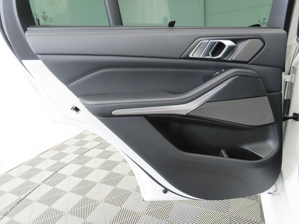 Thumbnail: 2023 BMW X5 - 27