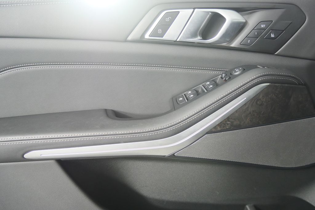 Thumbnail: 2025 BMW X5 - 8