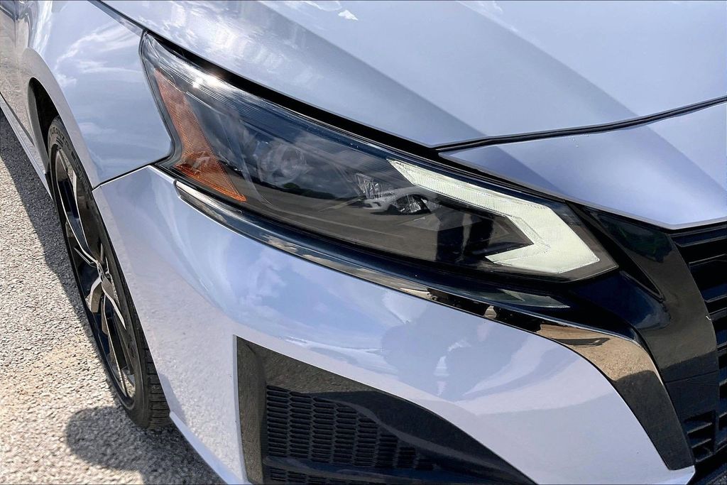 Used 2023 Nissan Altima 2.5 SR 4D Sedan