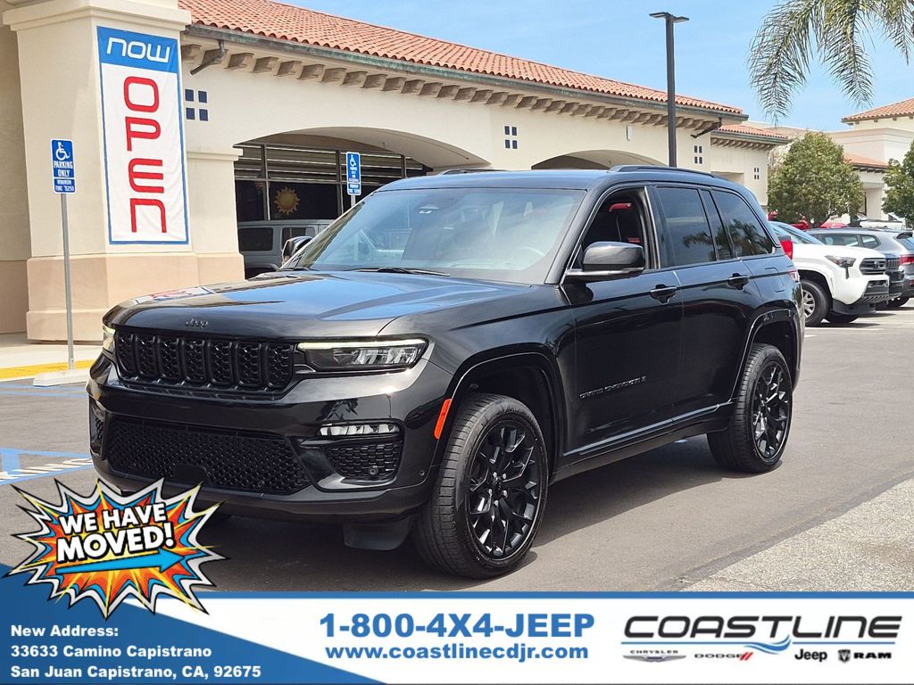 Diamond Black Crystal Pearlcoat 2022 Jeep Grand Cherokee SUV / Crossover Four-Wheel Drive 8-Speed Automatic