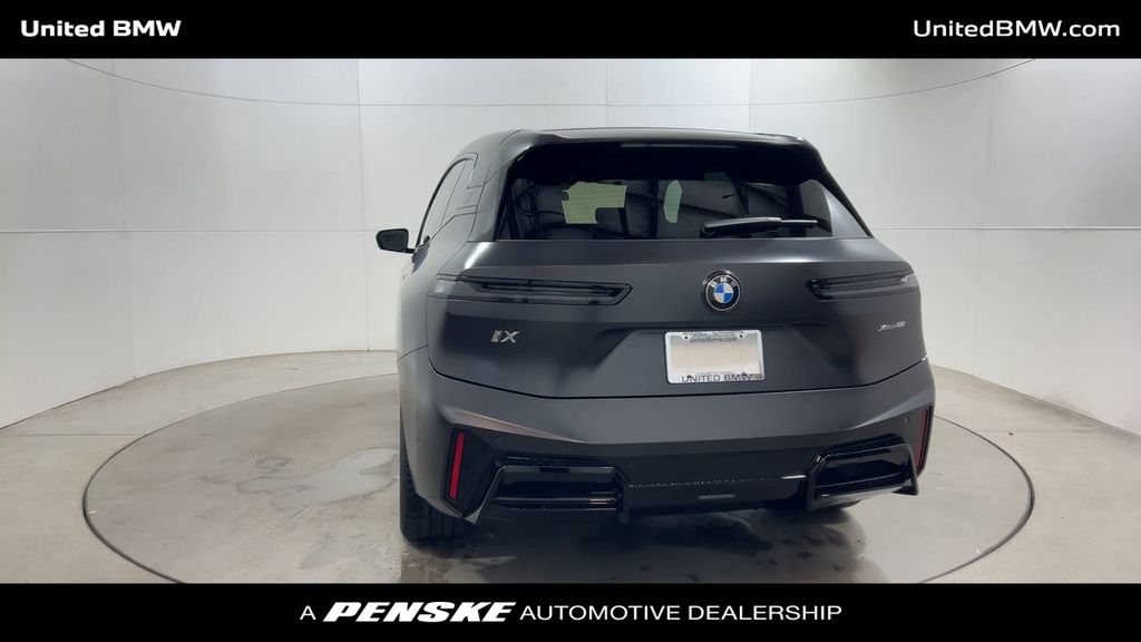 Thumbnail: 2026 BMW iX - 7