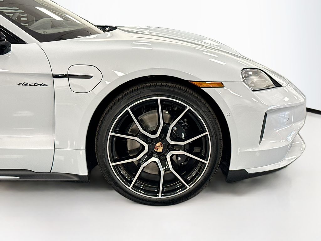 Thumbnail: 2026 Porsche Taycan - 11