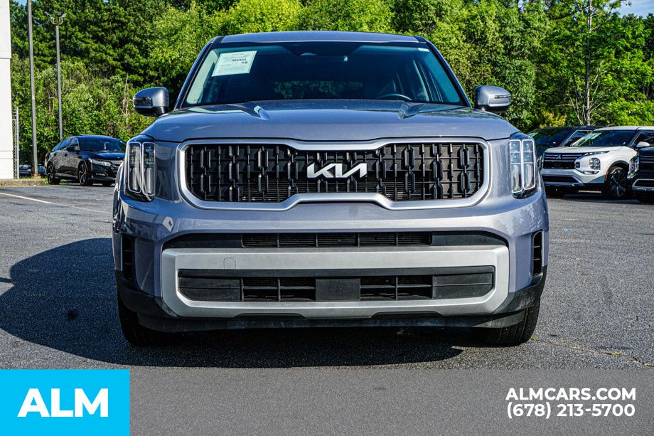 Used 2024 Silver Kia LX image 9