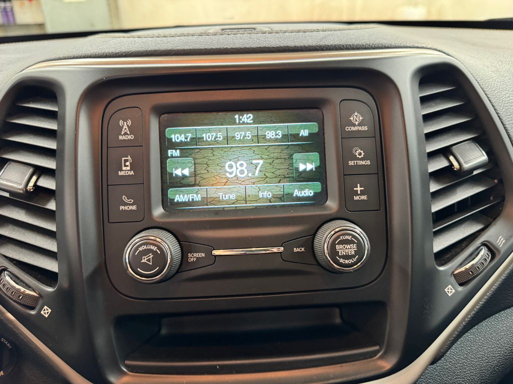 2016 Jeep Cherokee Sport