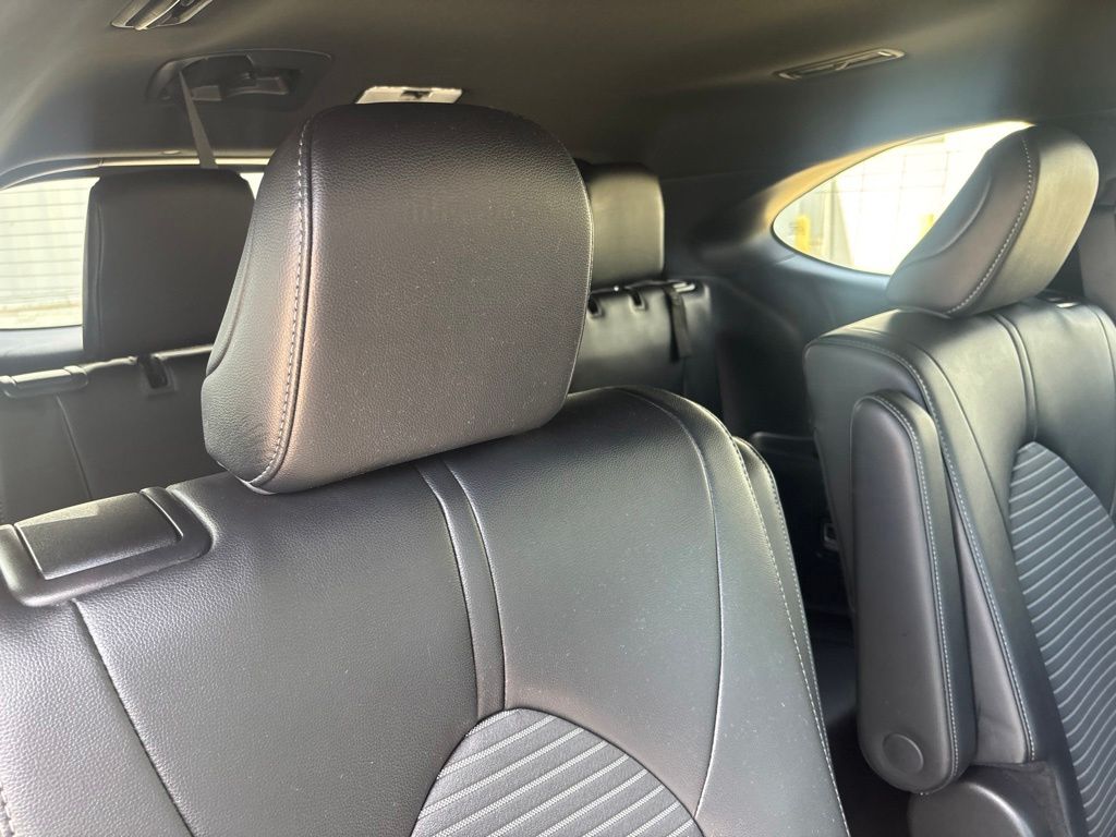 Used 2025 Toyota Highlander SUV