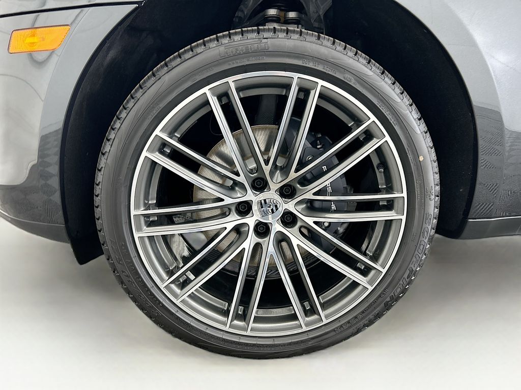 Thumbnail: 2026 Porsche Macan - 31