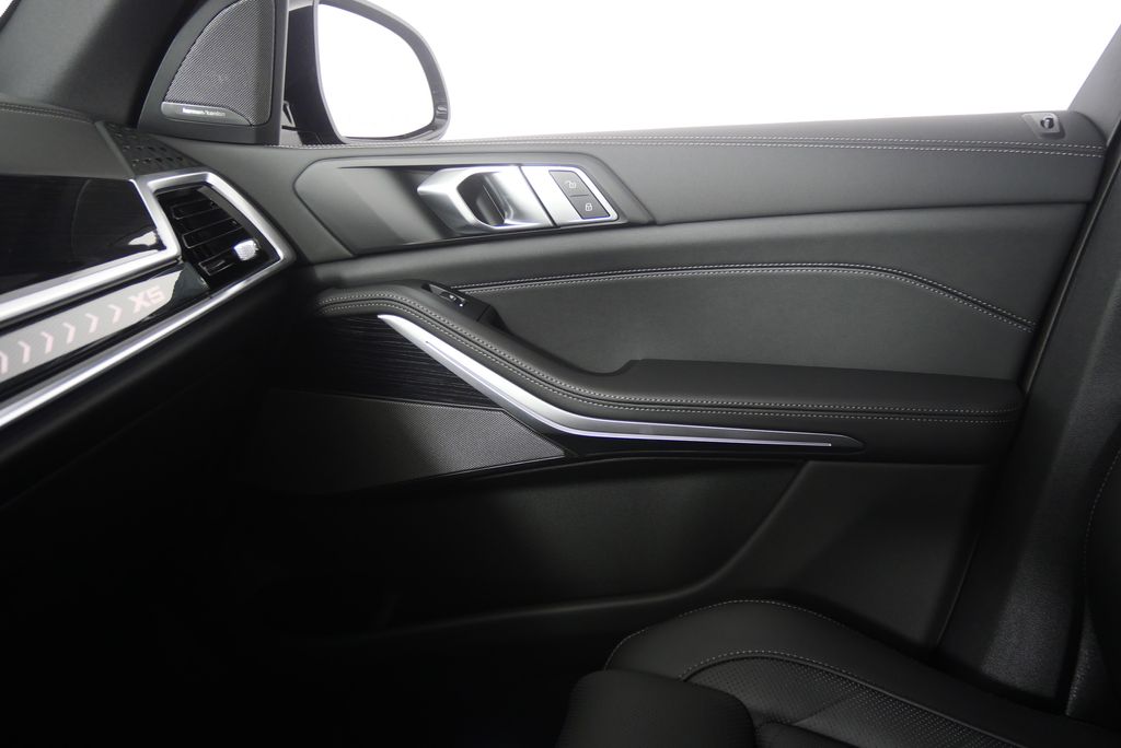 Thumbnail: 2026 BMW X5 - 22