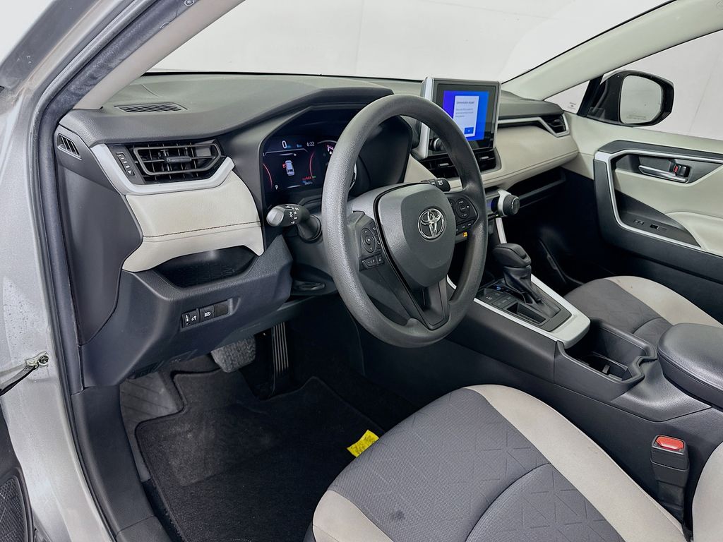 Thumbnail: 2023 Toyota RAV4 - 9