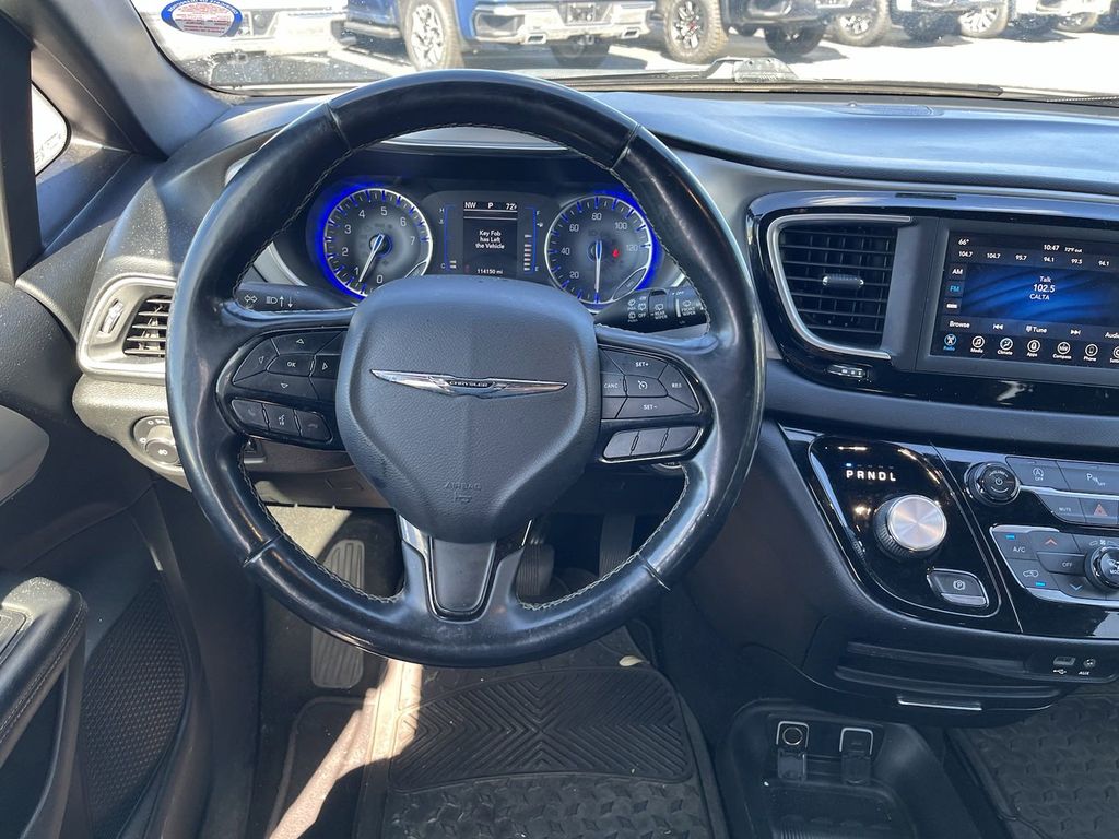 2018 Chrysler Pacifica Touring Plus 17