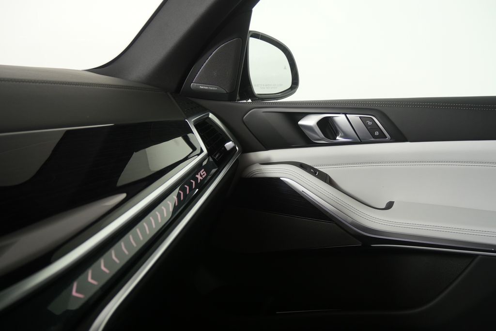 Thumbnail: 2026 BMW X5 - 24