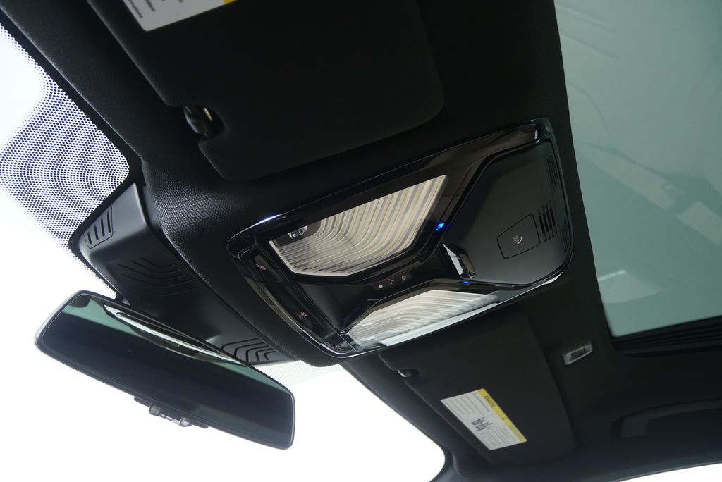 Thumbnail: 2020 BMW 5 Series - 25