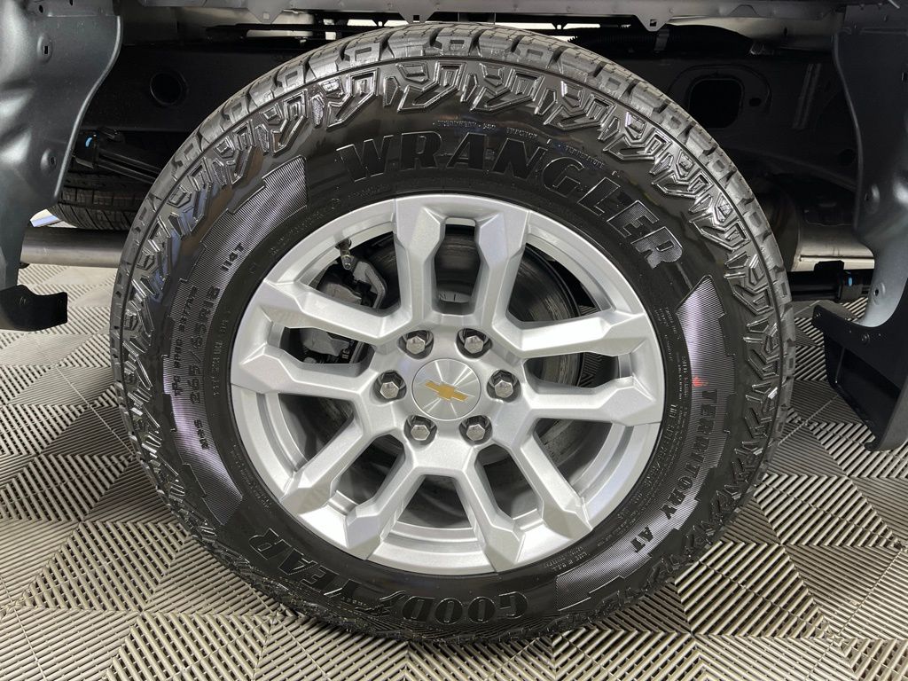 Thumbnail: 2026 Chevrolet Silverado 1500 - 20