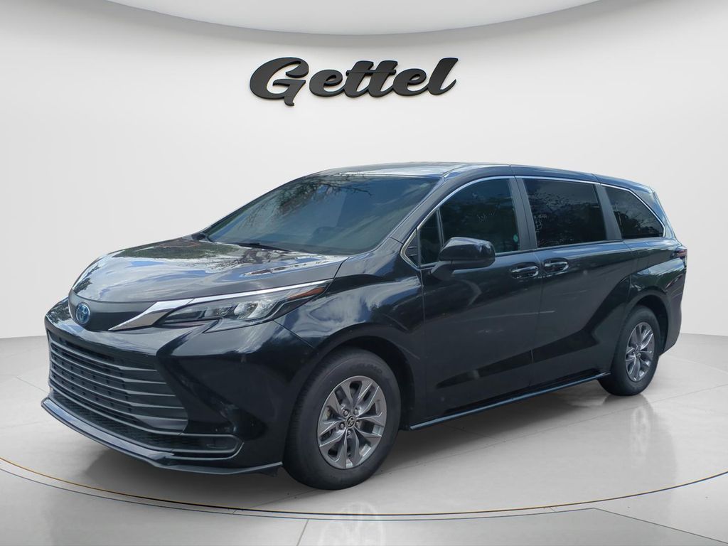 Midnight Black Metallic 2025 Toyota Sienna LE 8-Passenger FWD Minivan Front-Wheel Drive Continuously Variable Transmission