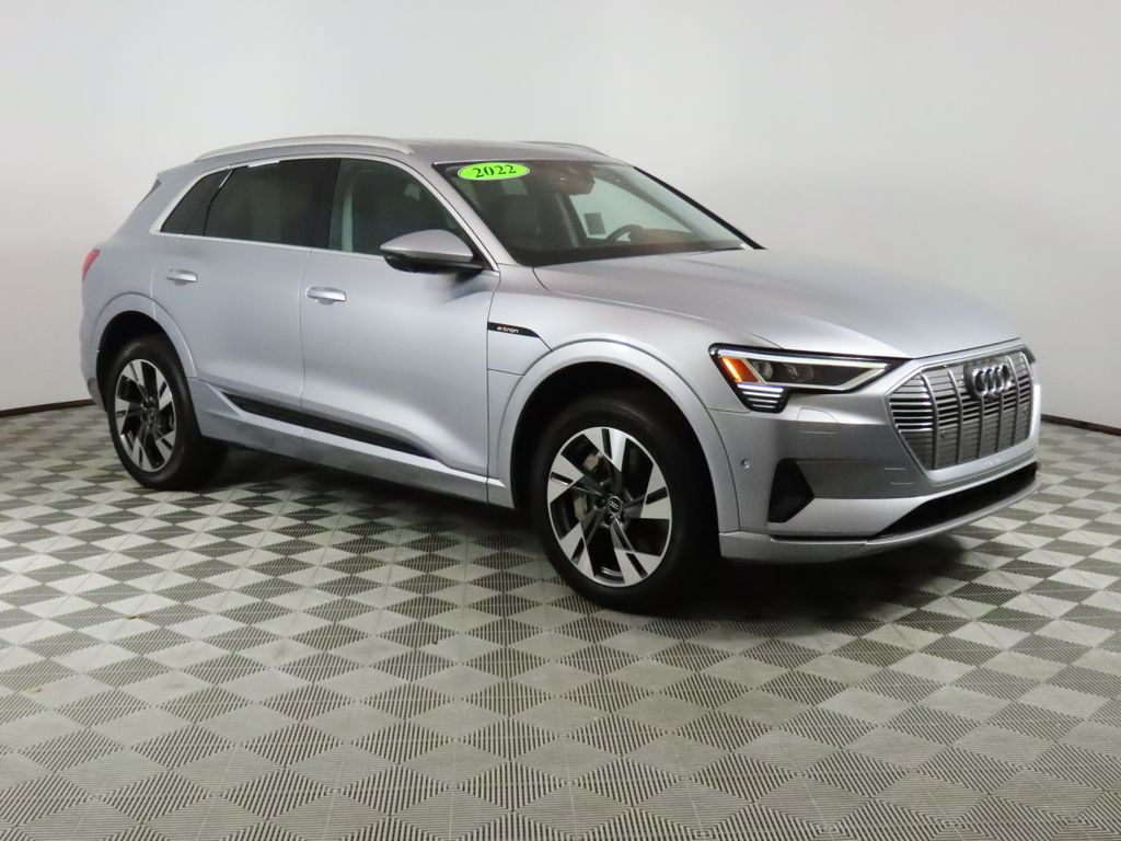 Thumbnail: 2022 Audi e-tron - 7