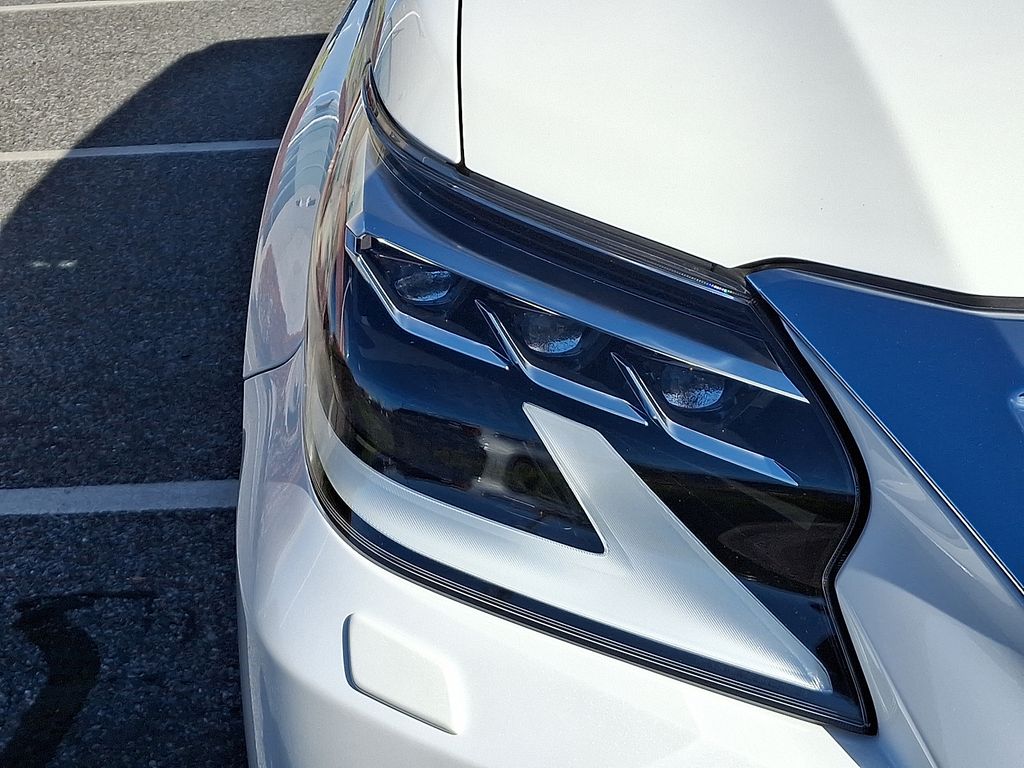 Thumbnail: 2022 Lexus GX - 10