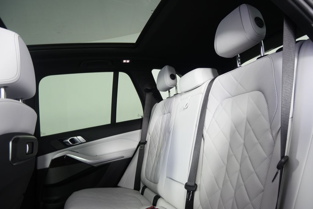 Thumbnail: 2025 BMW X5 - 15