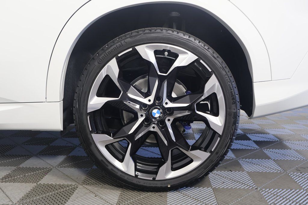Thumbnail: 2025 BMW X2 - 10