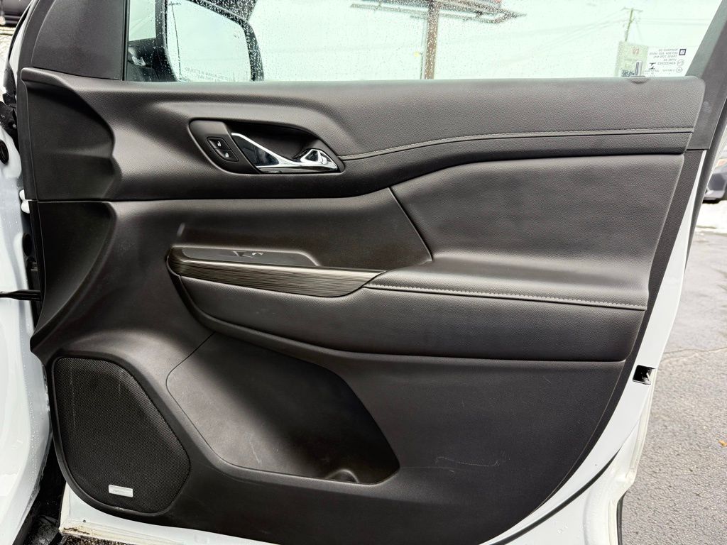 2023 GMC Acadia SLT - Photo 18