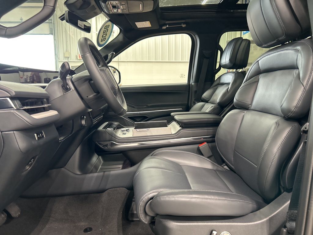 new 2026 Lincoln Navigator car, priced at $106,480