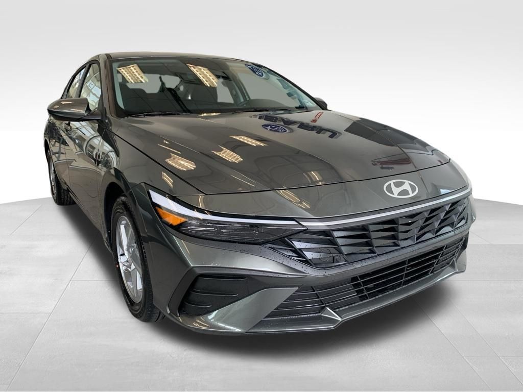 Amazon Gray 2026 Hyundai Elantra Sedan Front-Wheel Drive Continuously Variable Transmission