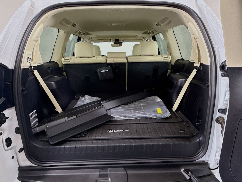 Thumbnail: 2022 Lexus GX - 27