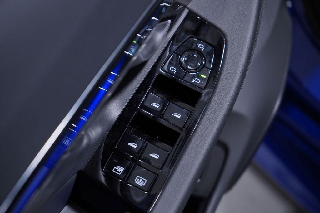Thumbnail: 2026 BMW M5 - 19