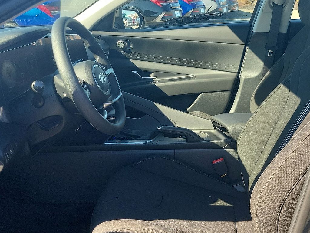 2025 Hyundai Elantra Sport 7