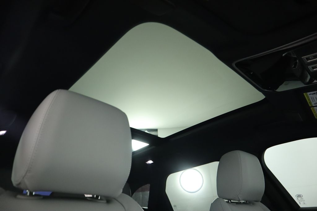 Thumbnail: 2026 Land Rover Range Rover Velar - 20