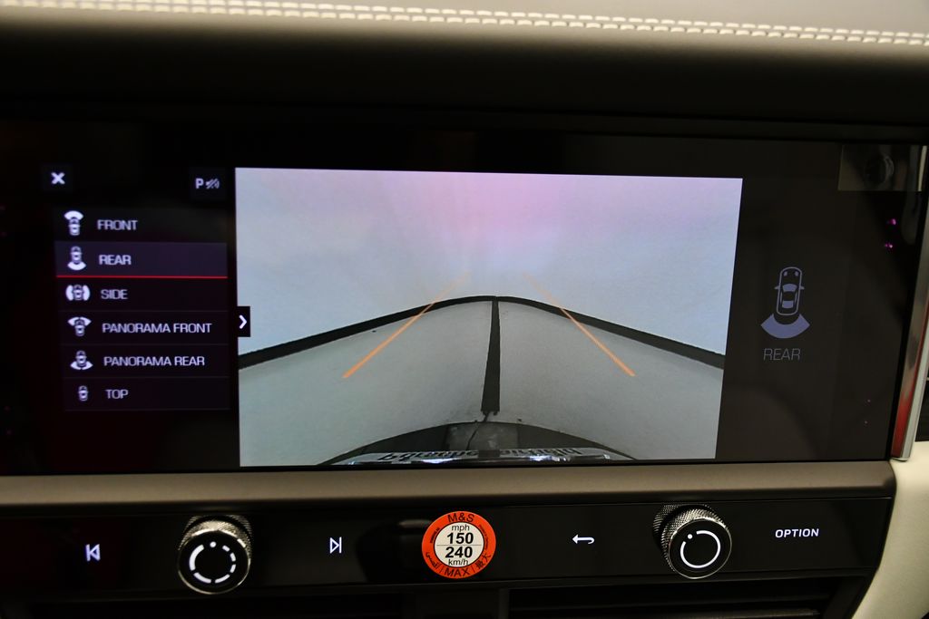 Thumbnail: 2026 Porsche Macan - 32