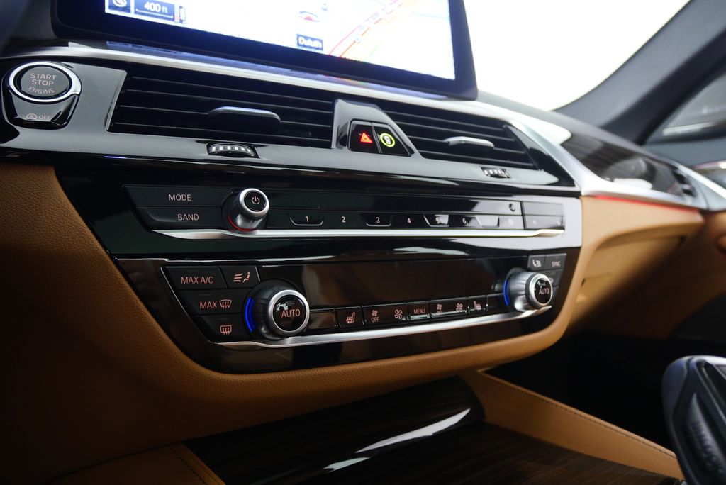 2023 BMW 5 Series 530i 25