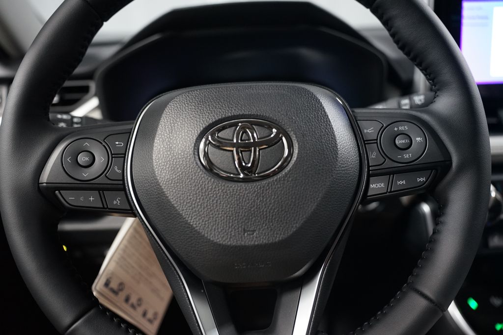 Thumbnail: 2025 Toyota RAV4 - 17