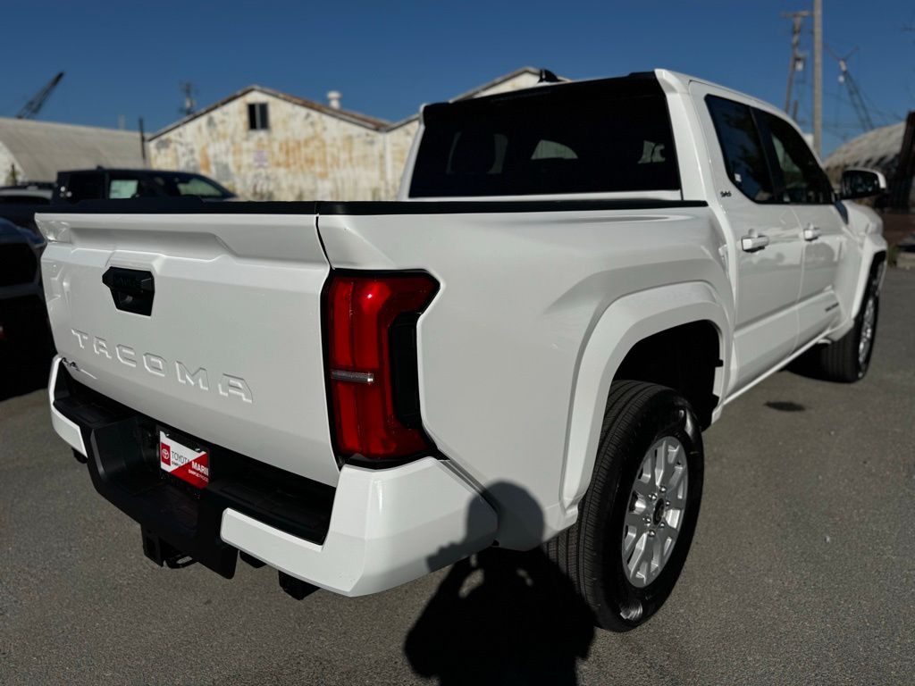 2025 Toyota Tacoma SR5 Double Cab photo 3