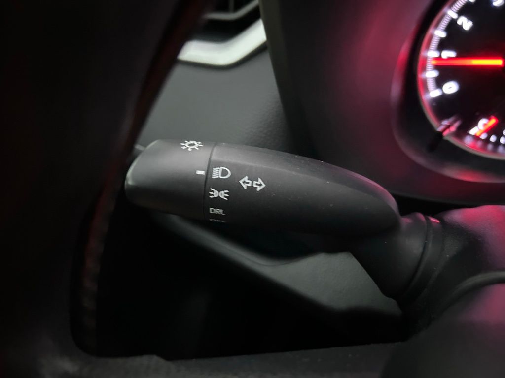 Thumbnail: 2022 Toyota RAV4 - 21