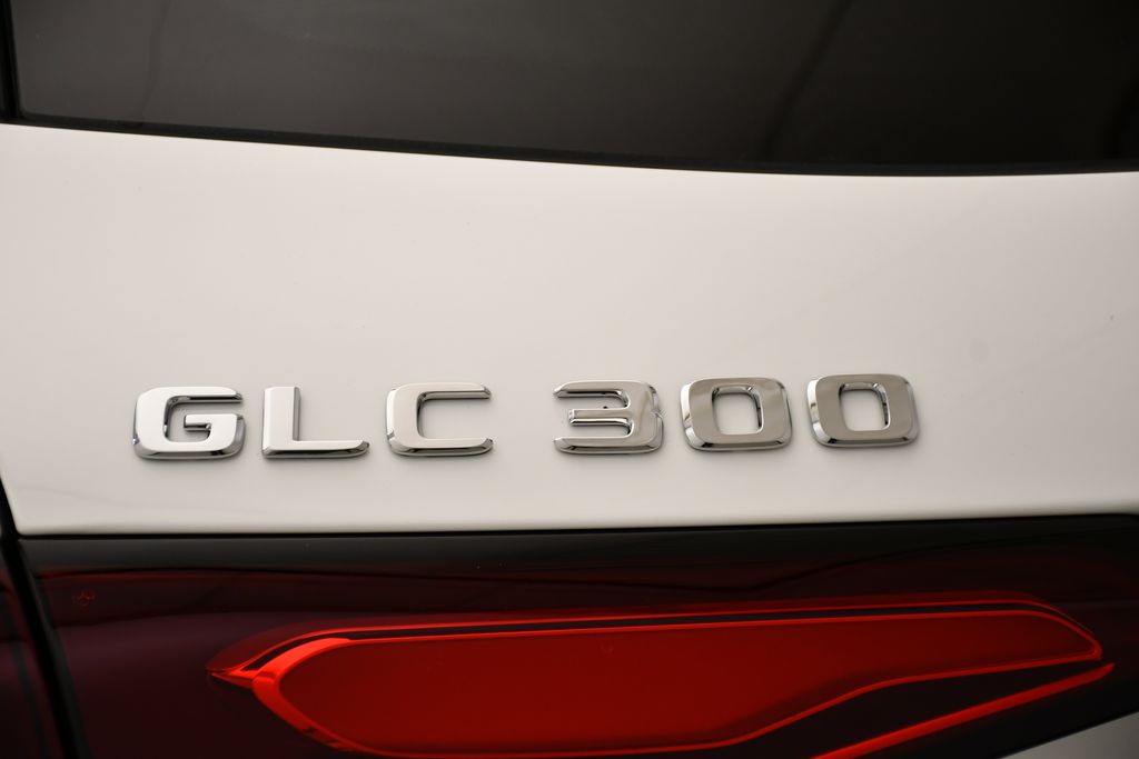 Thumbnail: 2026 Mercedes-Benz GLC - 9