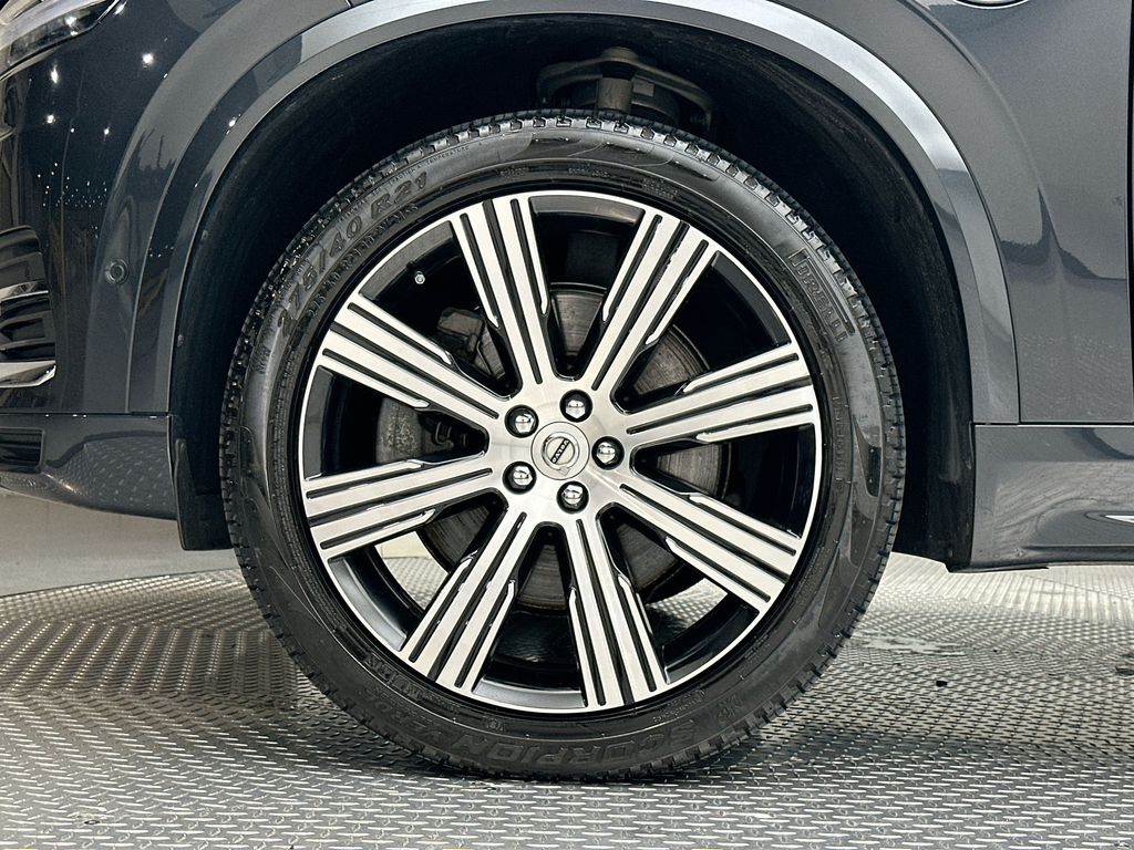 Thumbnail: 2022 Volvo XC90 - 17