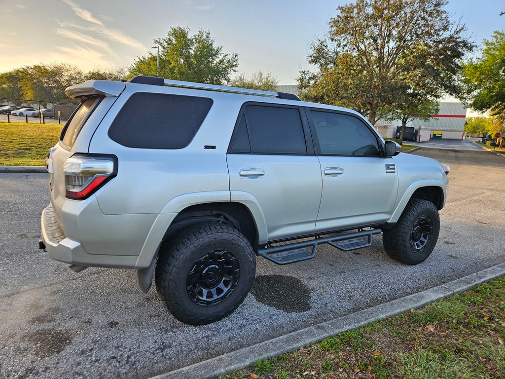 2021 Toyota 4Runner SR5 5