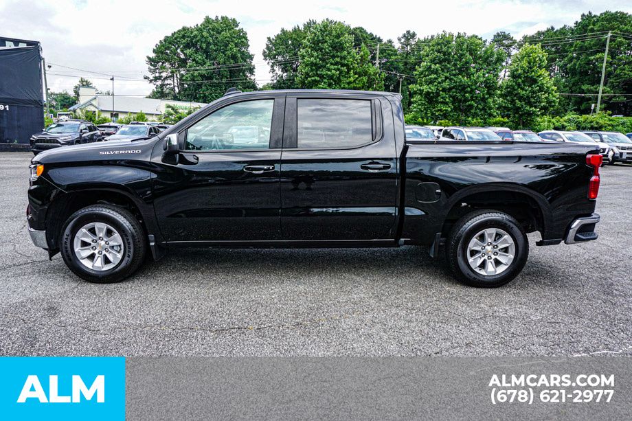 Used 2025 Black Chevrolet LT image 7