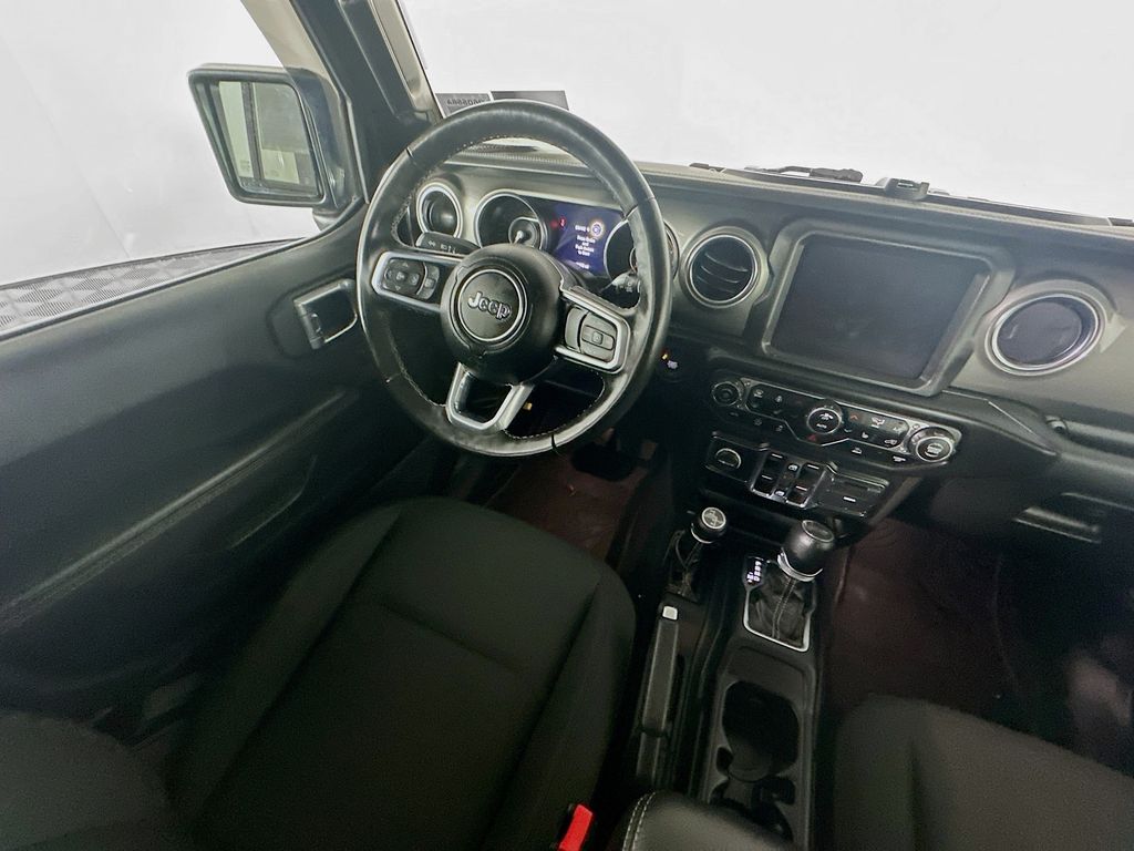 Used 2022 Black Jeep Unlimited Sahara image 9