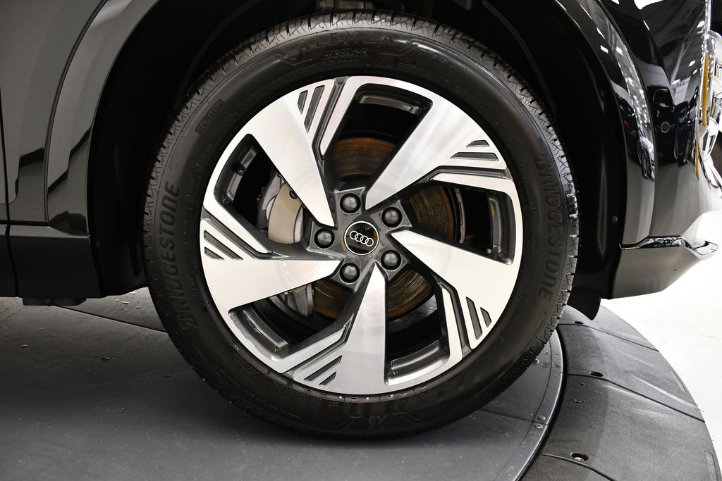 2025 Audi e-tron Premium 15