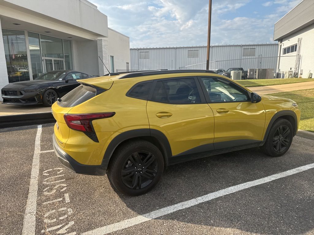 2024 Nitro Yellow Metallic Chevrolet Trax ACTIV FWD SUV