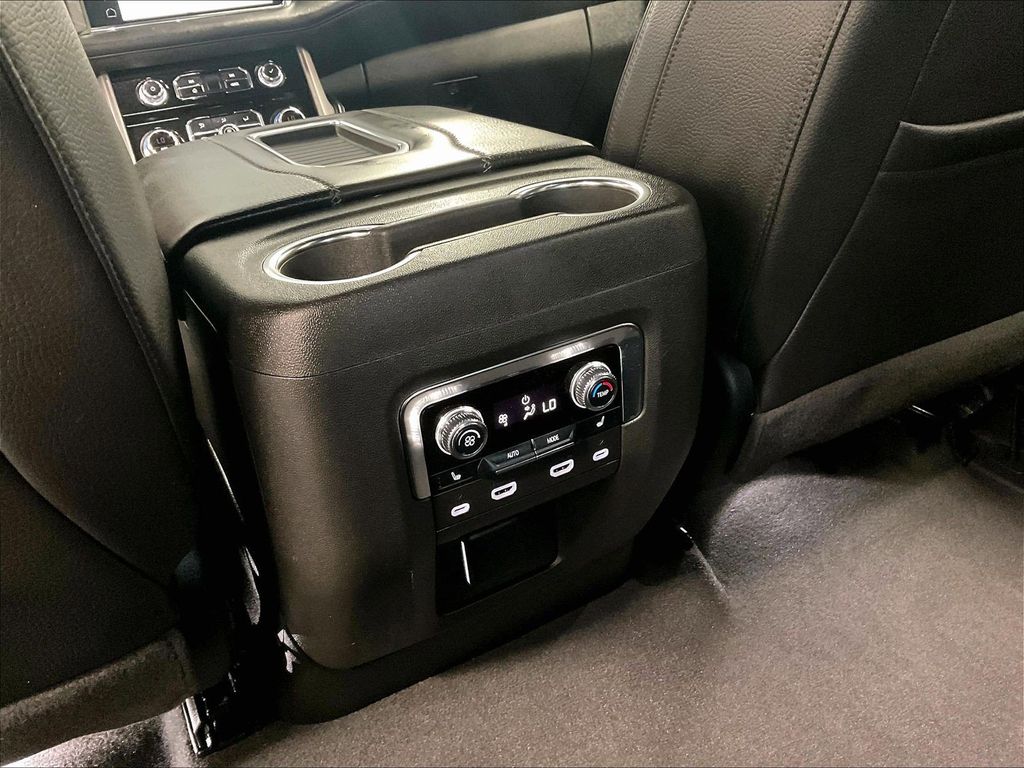 2024 GMC Yukon — photo 29