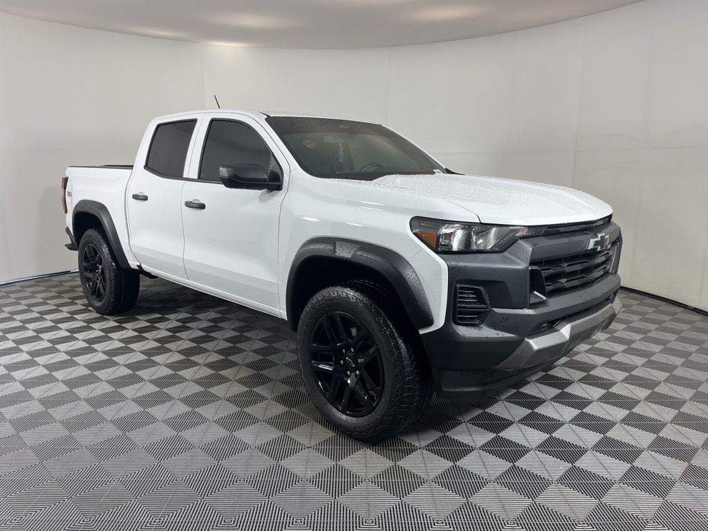 Thumbnail: 2024 Chevrolet Colorado - 6
