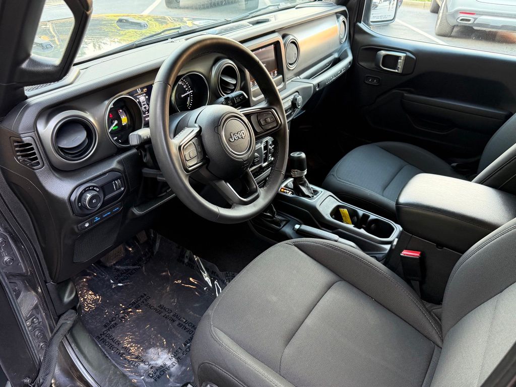2023 Jeep Wrangler #26