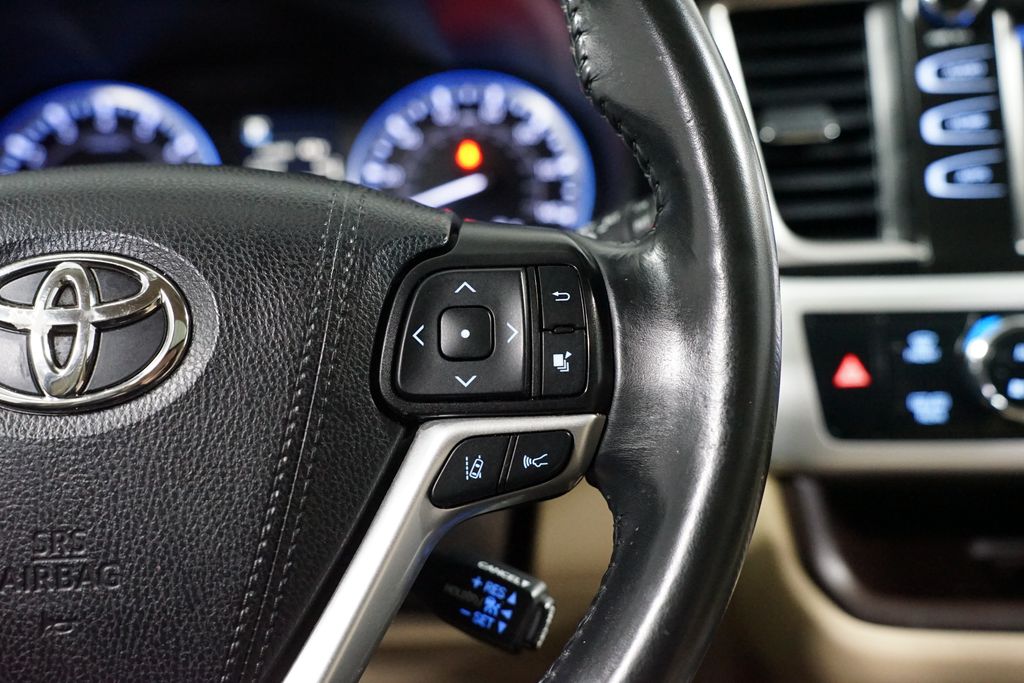 Thumbnail: 2019 Toyota Highlander - 13